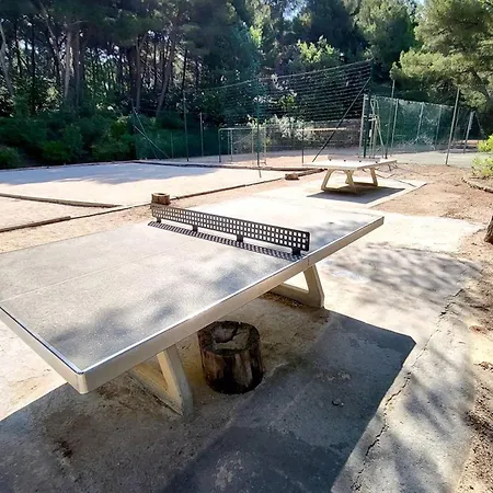 T2 Climatise Avec Piscine, Tennis Et Parking A 200 M Des Plages - Fr-1-316-96 * Six-Fours-les-Plages